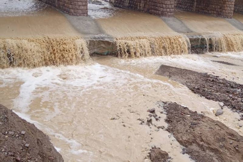 بارندگی ۶۰ میلیمتری در جیرفت؛ این عدد دقیقاً چه معنایی برای باغ بازار دارد؟